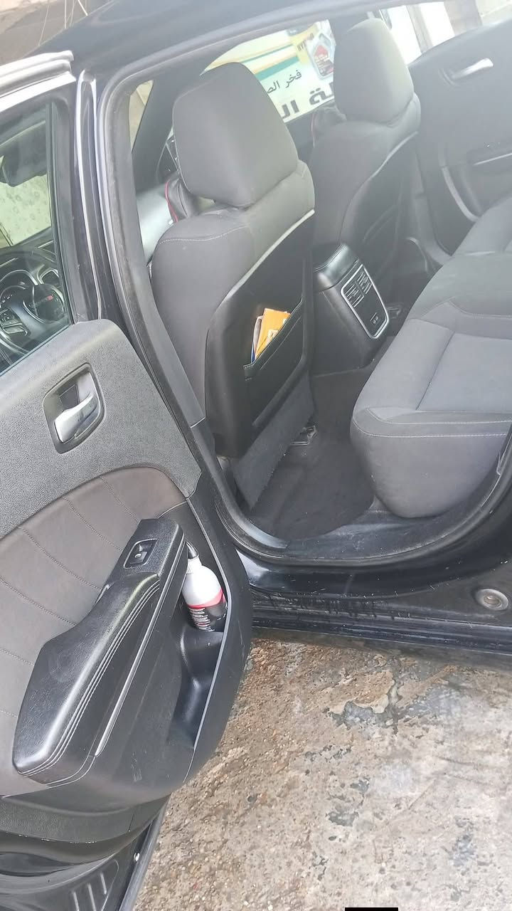 السلام عليكم دوج جارجر  بيع فقط
الموديل:2017
اللون: اسود
المحرك : V6.  3.6L . ماشيه250 كيلو 
•  ايرباكات كلهن سليمه 
حادثها بامريكا موجود بل صوره يمك جاملغ الخلفي عكس جهة السايق وبيها ضربات ثنين بغداد بعدهن على حاطتهن كلشي موجود كدامكم بل صور
رقم واسط سياره معوقين بس هسه حره بعدها بأسم صاحبها باي وقت تريد تحولها
عنوان بغداد
السعر خاص عل واتساب 
للاستفسار لكل التفاصيل ***********
