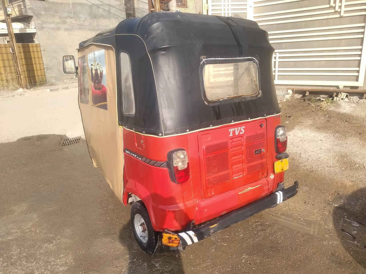 سلام عليكم تكتك للبيع رقم بغداد بسمي مديل 22 جاهزه محرك بعده شركه مكاني المحموديه ***********
