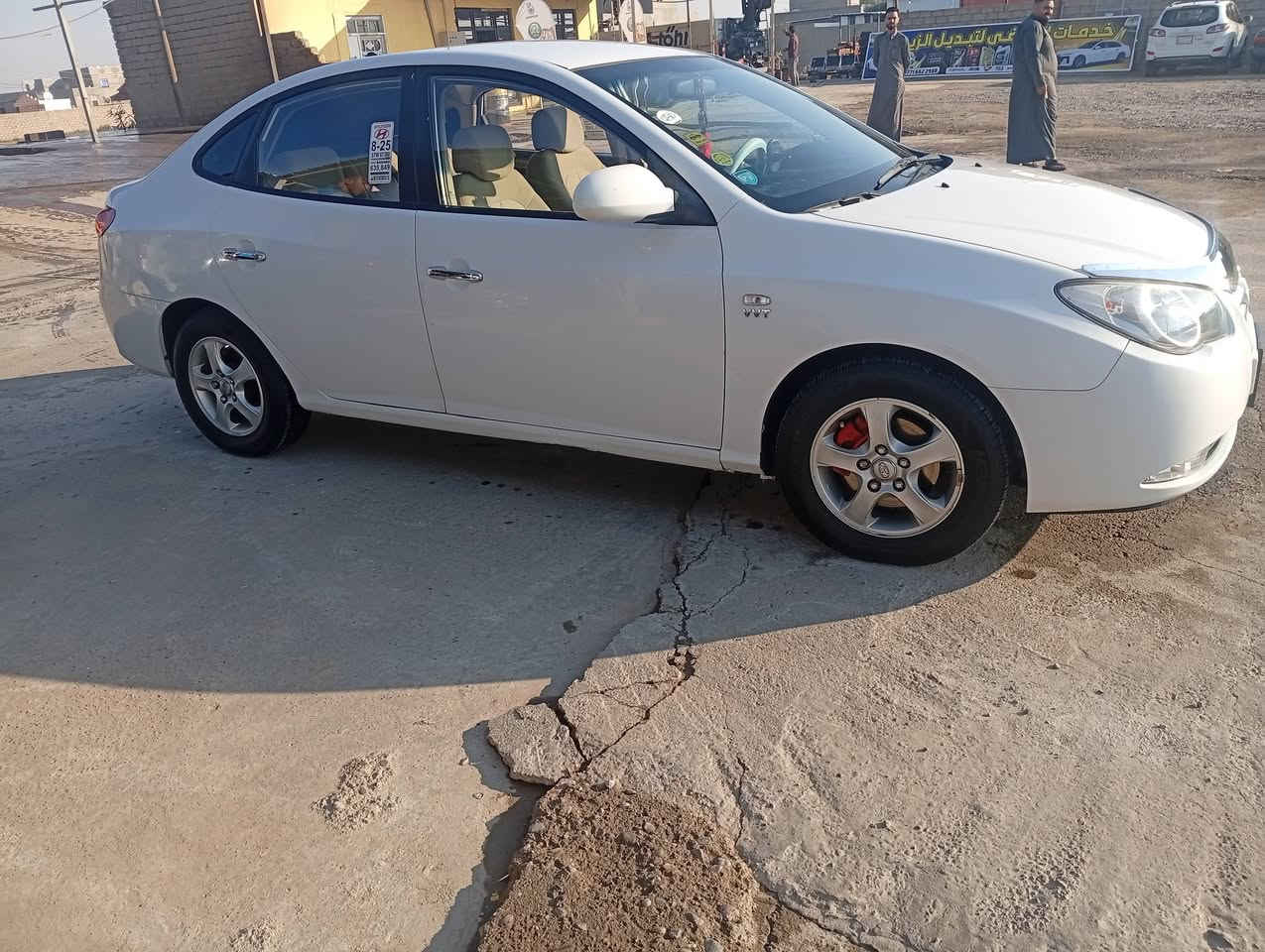 السلام عليكم ورحمه الله وبركاته 
بسبب الوعده الكاذبة 
افانتي للبيع موديل ٢٠١٠
سياره جاهزه وحلوه حيل 
طخم تاير جديد 
صدر وره جدام جديد 
محرك ١٦ دكشن عالي 
كير ومحرك شرط 
لايت عالي ناصي زنون 
تبريد والتدفئا لمس 
تبريد ثلج 🥶 
تدفئا نار 💥 
رقم دهوك سنويه لل٣٠
شرط تحويل ثاني يوم 
تريد وكاله 
الضرر 2 بصيطات حيل 
السعر (115)وبيه مجال 
ترهم مقدمه زينه وبشهر 
مكان السياره صلاح الدين الشركاط 
قريت الحوريه
رقم الهاتف 
***********
