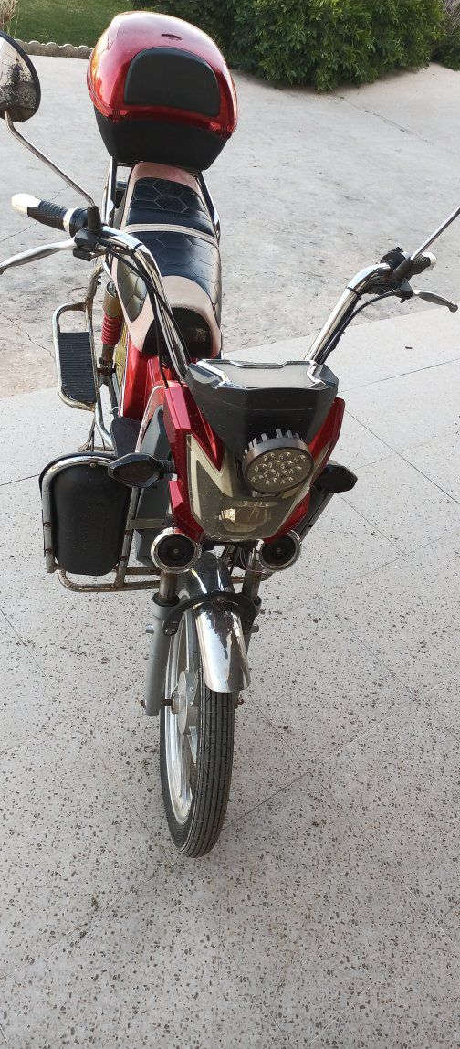 ماطور للبيع السعر 500وبيج مجال 
السرعه 70  قفل السرعه +4سرع
تواصل واتساب ***********

بي منبه مانع السرقه
