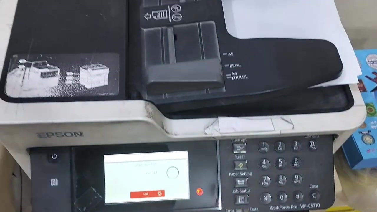 طابعة للبيع
ابسون 5710 
السعر (350 الف)
للتواصل على الهاتف (***********) وبي واتساب 
وغير متواجد على الفيس
