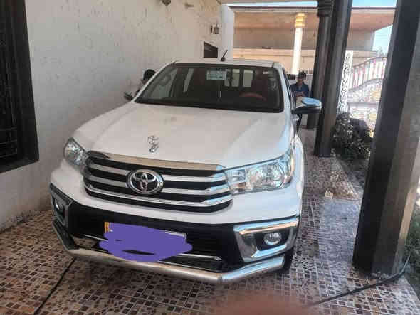 السلام عليكم من رخصة الامن هايلوكس ٢٠٢٠ كير عادي رقم اربيل دولي فول مواصفات تبريد اكشانه.تبريد قطعتين مثبت سرعه تخم تار جديد ماشيه ١٣٠ حقيقي كفاله عامه السعر ٢٧٠ وبيه مجال للبيع فقط المكان واسط العزيزيه  ***********
