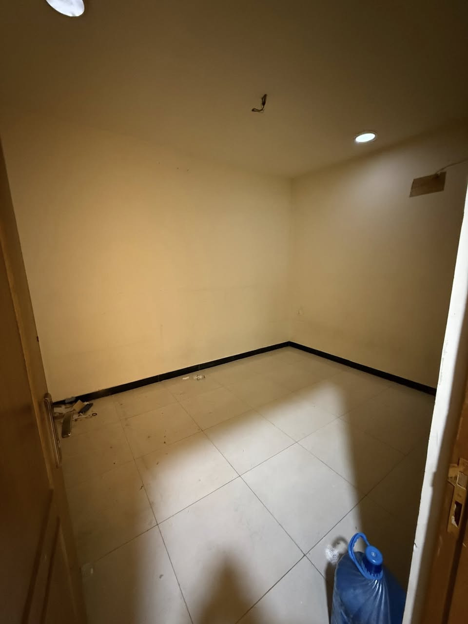 شقه للايجار  ديلوكس
تحتوي على / ( طابق اول بدون مصعد ) 

2 غرف نوم وصاله ومطبخ وخدمات 

📍موقع الاعظميه شارع الضباط بفرع منظفات الموتمن 

الاستفسار / 

***********
