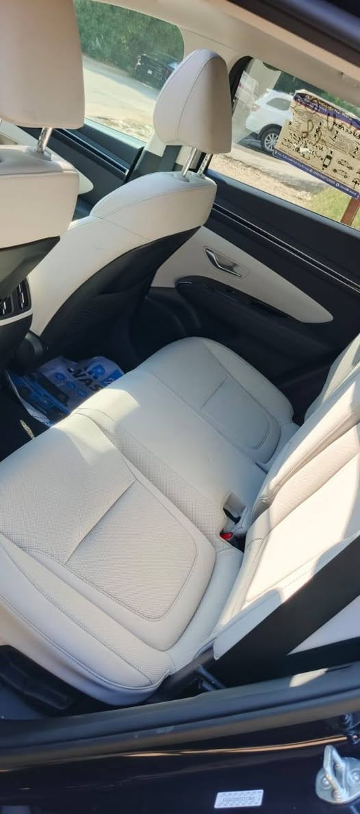 سلام عليكم سياره توسان البيع/24/موصفات فول ماشيه 16/مكفوله كفاله عامه مرقمه بغداد بسمي مكان بغداد سيديه/***********
