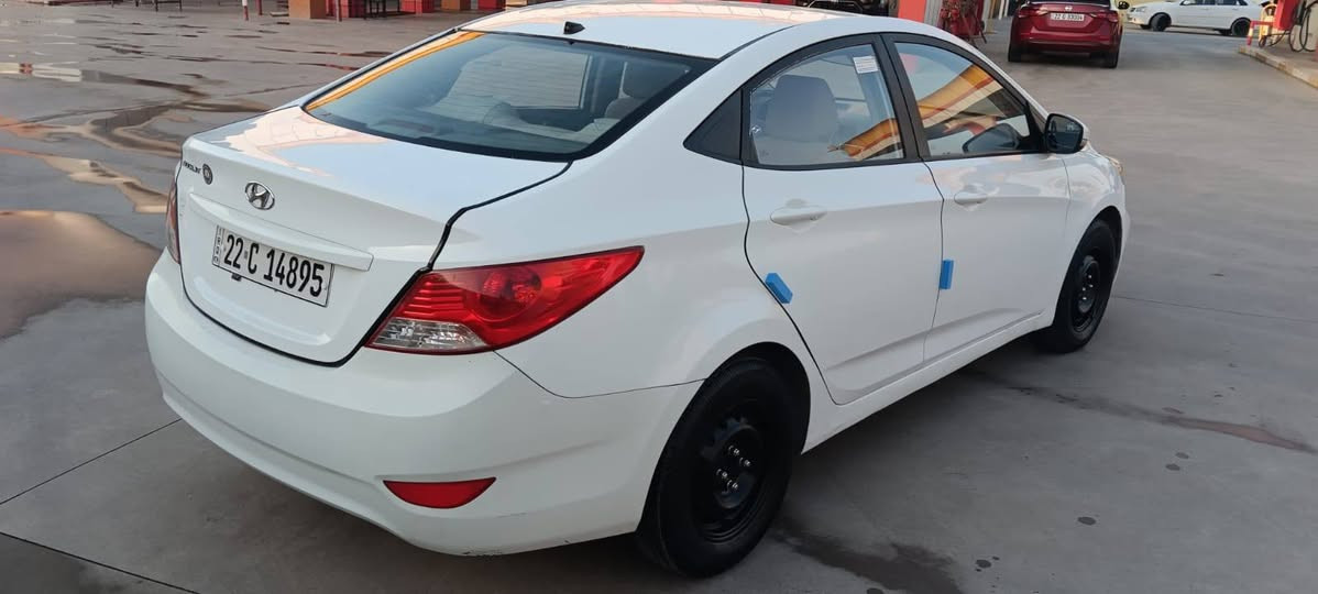 اكسنت 2017 اتوماتيك خليجي 
محرك دوش وغير مفتوح
( ترهم اقساط ومراوسه حسب الاتفاق)
كير ومحرك وتبريد بشرط
145046 كم قابل للزيادة وبيها ايكو
بيها قطعتين صبغ بدون دواخل
وبيها حالوب بالسقف
رقم وسنويه وهزه جدد إلي 2031
وكاله وتحويل ثاني يوم
سعرها 82 $ ومجال عنوان بردرش 
*********** -- *********** زاخو, دهوك
