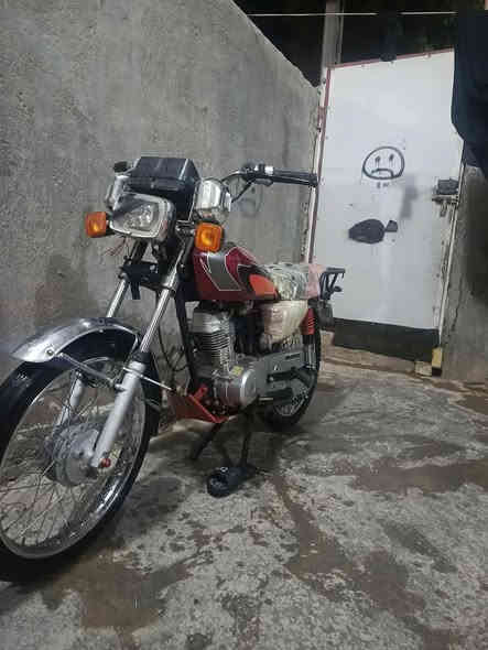 سلام عليكم دراجه نامه شلامجه تعمير موديل 23 محرك شلامجه شاصي شلامجه أوراق ستنساخ دراجه خير من الله سعر400 وبيه مجال رقم 🗣️***********🤷
