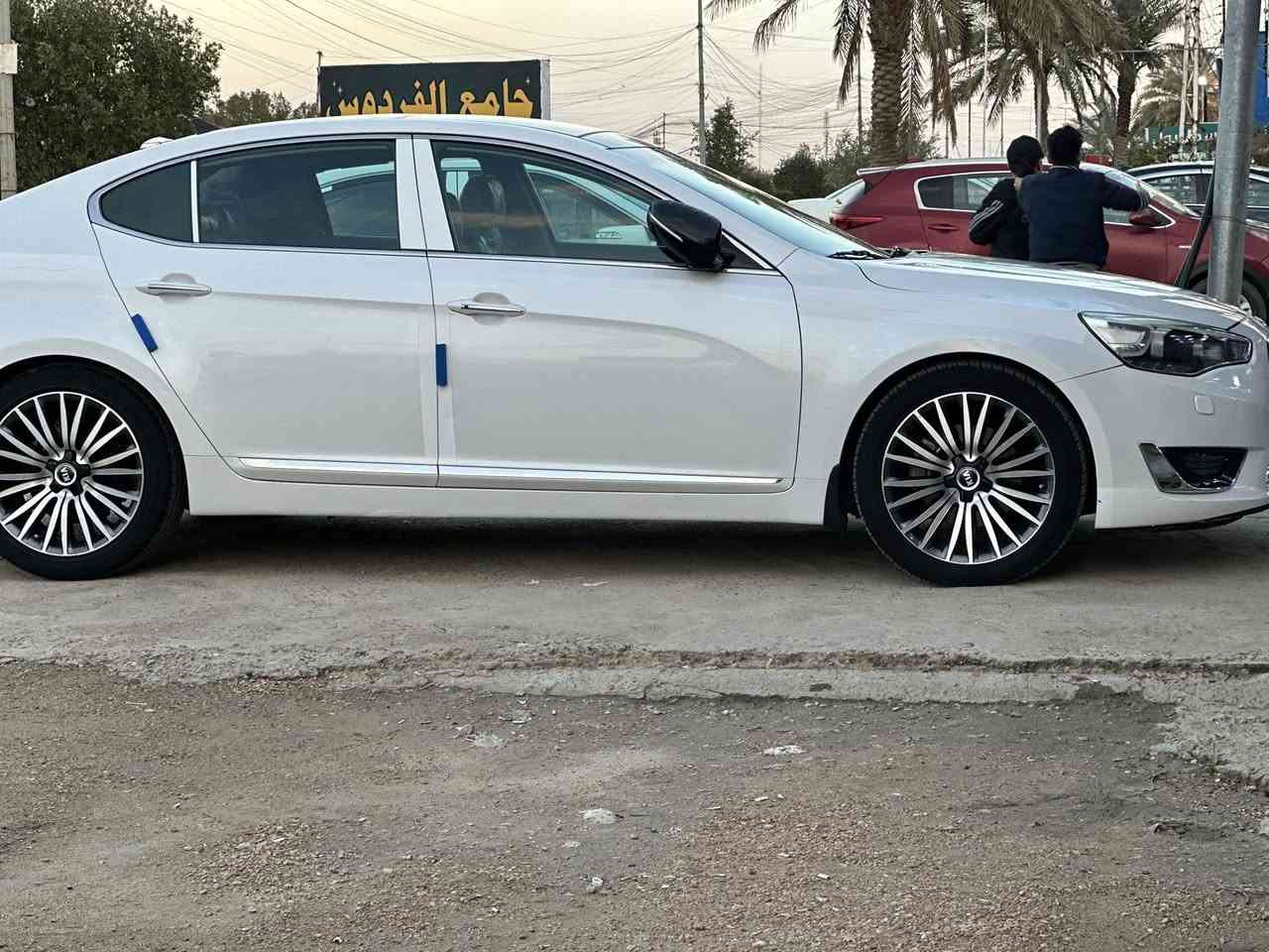 كادنزا موديل ٢٠١٦ رقم اربيل 
فول مواصفات كامله مابيه اي نقص 
بأسمي تحويل مباشر. ماشيه ١٥٠ 
متحط عليه الف جاهزه من كلشي الاتصال على الرقم ***********
