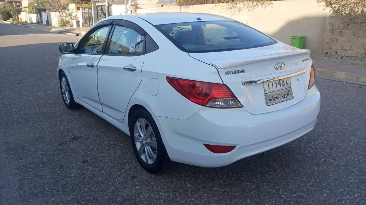 اكسنت موديل 2012 
بدون صبغ كير محرك بشرط 
دفتر بنزين بي سنويه منتهيه صار سنه سعر٩١ شراي خابر
***********مكان كركوك للبيع فقط ماراوس ولا ابيع قسط كركوك, العراق
