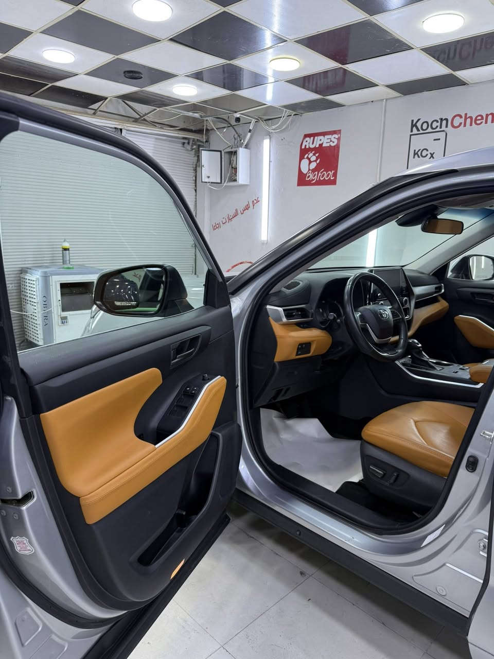 تويوتا هايلندر 2023 LE
محرك اربعه سلندر 2500 تربو بنزين فقط 
سعر 238 ورقه 

كاتي تترقم شمالي ب١٦ ورقه
سياره جاهز بدون اي نقص
حادث تبديل بونيت فقط وجاملغات امامي تعديل بارد
ماشي ٥٢ الف
٧ راكب تبريد مركزي كشن جلد وتشغيل بصمه وصندوق كهربائي وتحديد مسار ورادار امامي وجانبي وبقية مواصفات معروفه 
مكان سياره كركوك 
للاستفسار ***********
