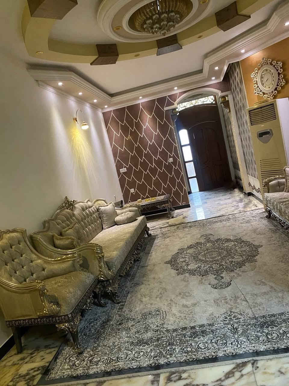 🏡 بيت للبيع – شارع فلسطين / محلة 510
📐 المساحة: 251 متر

📏 الواجهة: 7.5 متر

🏠 البناء: طابقين

✔️ 4 غرف نوم

✔️ 5 حمامات

✔️ صالة واسعة واستقبال

✔️ مطبخ

✔️ 3 مناور

📍 الموقع: شارع فلسطين – محلة 510

📞 للتواصل مع المالك مباشرة:

***********
