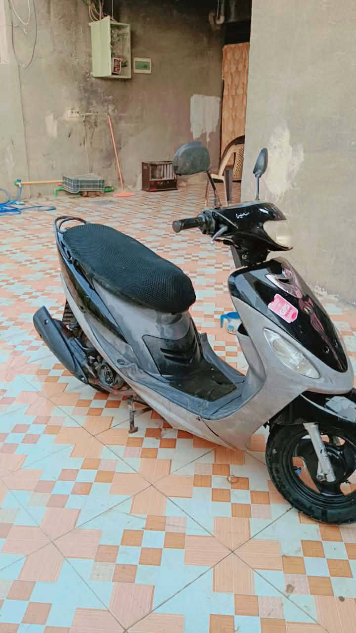 السلام عليكم(مكلف بالنشر) دراجه ماكس منغولي دراجه خير من الله مكينه شاصي اوراق كامله مال دوام يروح بيها ويجي ما متعوبه سعر 500 وبيها مجال ***********
