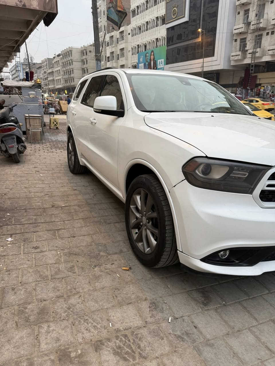 السلام وعليكم دوج دارنكو ١٧ مواصفات مفوله واحد على واحد جي تي حادثها ثلاثه قطع فقط سياره مصبوغه عام جماليه سياره جاهزه اي نقص مابيها 
***********
السعر ١٩٠ $
