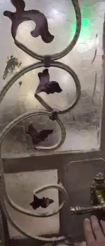 شقه ارضيه للإيجار الاعظميه شارع عمر بن عبد العزيز تحتوي على غرفتين وصاله ومطبخ وخدمات ومدخلين للشقه .. للاستفسار ***********
