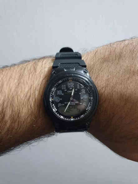 سەعاتی Casio Telememo 30 ی ئۆرجیناڵ بەکارهاتووە شوێن سۆران نرخ 35 و مەجالیشی تێدا گەیاندن هەیە.
[***********] سوران

