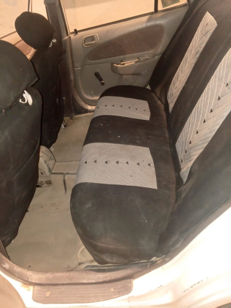 السلام عليكم مرخصه الادمن المحترم للبيع كورلا موديل 97 
السياره حلوه ويرادله شوي تعديل 
مكينه 1600 
رقم السياره بصره إنكليزي 
سنويته 28 
بأسمنه 
السياره ما بيه حادث 
سعر السياره 35 وبيه مجال 
رقم الهاتف *********** 
العنون . ابي الخصيب
