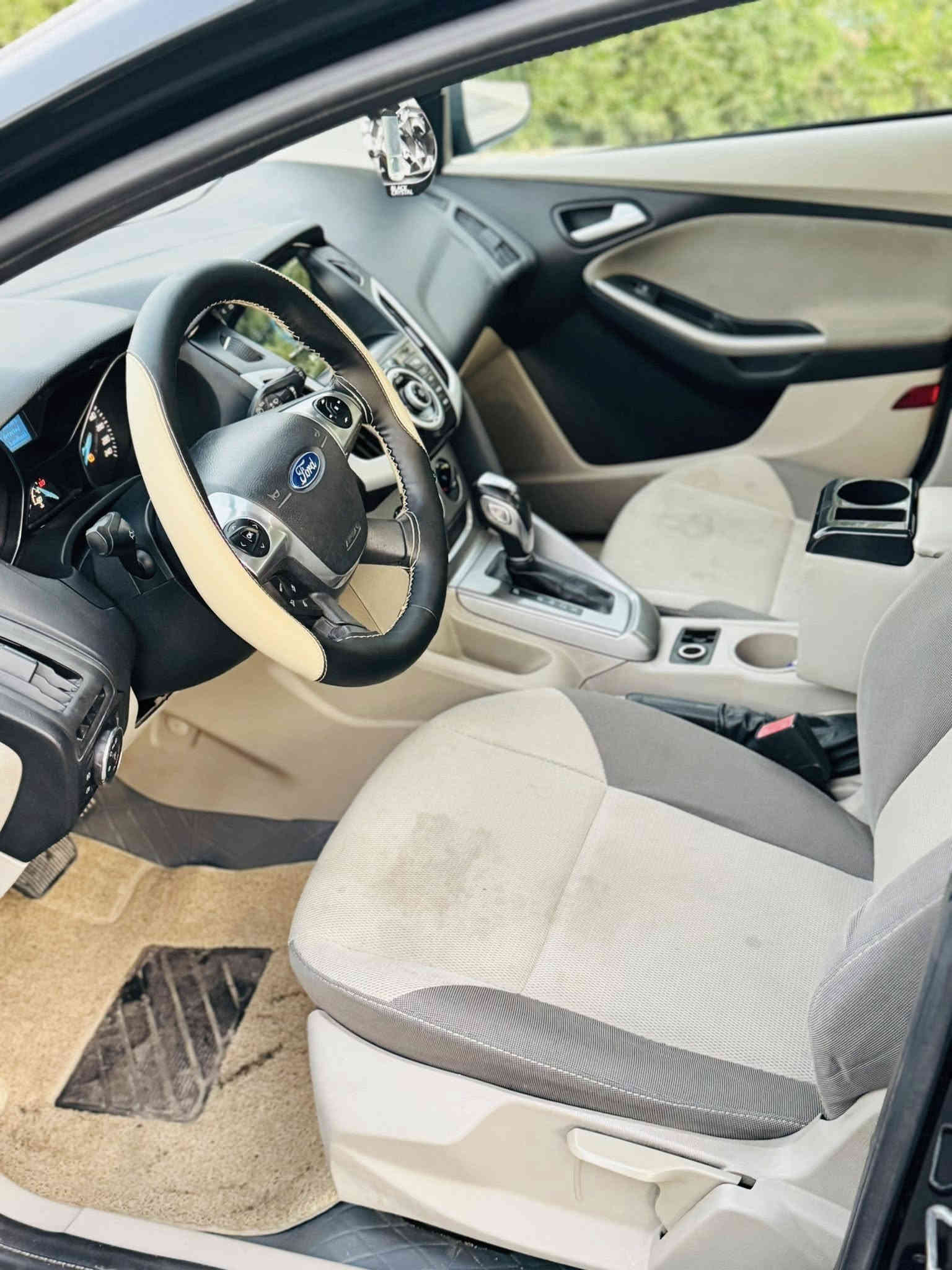 السَلٱمٌ عـَلـْيگمّ اخوان 
سعر( 93 )ورقه
للاتصال ***********
فورد فوكس 2014 خليجي شركه نيڤا 
ماشيه 80 الف كيلو بحالة الوكاله 
كفاله من ظرب والصبغ وتبديل كزاز سياره
محرك 4 سلندو بدون توربو المرغوب 
حجم محرك 2000
دواخل عسلي 
 تبريد ثلج
سقف اسلايت (الفتحه)
كامره 
حساس 
تحكم استيرن 
اي بي اس
كير محرك شرط
تخم تايرات جديد
صدر امامي خلفي جديد
‏كهربائيات—كله شغال -
شرط سياره جاهزه
شرط تحويل او غرامه سياره بسمنه
رقم سليمانيه جديد 
رقم وسنويه جديده. لحد 2028
عنوان ديالي خانقين ✅
