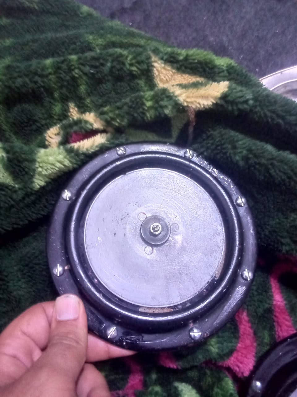 هورنات عنجه حرف A ملات عباس ابن فاضل برغي واحد ما مفتوح بيهن.  قرص ابلادي ما مكصوص نغمه تعجبك البوش ما مستعمل الله شاهد  طوك عمي للبيع سعر 150وبيهن مجال  لئن محتاج ابيع بهل سعر  للاتصال  ***********
