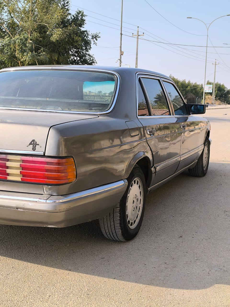 مارسدس رئاسي للبيع رقم بغداد 1989
جاهزه من كل النواحي حداديه عربانه كله جديد سنتر لوك منضومه تبريد مع القطعه الخلفيه مع الراديتر جديد منضومة لايت اربع طكات 
تخم تاير جديد باتري جديد شاشه وسماعات مكينه مال ملكه
اي استفسار اني بل خدمه مكان السياره ذي قار 
*********** السعر 47 علمآ السياره بدون حادث وبدون لحيم البراكين صاحي بلاد القواعد سليمه
