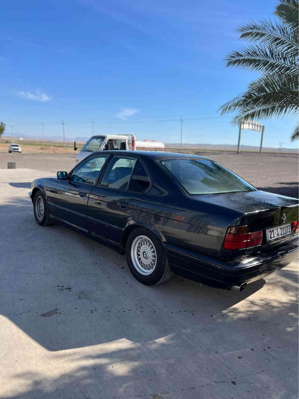 بيم موديل 1990 رقم سليمانيه
السياره مصبوغه عام لجماليه 
دوشمه جديده
تخم تايرات جديد
كهربائياته كله شغاله
تبريد شغال نقصه فقط غاز 
شرط التحويل
السعر 41 وبي مجال بسيط
بيع او مراوس
الاستفسار *********** خناقين, ديالى
