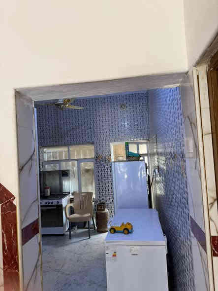 بيت للبيع المساحة 180 متر في حي السعيدي على طريق الزوار ☑️ 
طابو زراعي سند 25 ✅ 
بناء حديث يحتوي على غرفه وصاله واستقبال وغرفه طابق ثاني كامله البيت نظيف وجاهز للسكن  ✅ 
البناء بلوك بيه بوكس ✔️ 
السعر 35 وبيه مجال بسيط ✅ 
ــــــــــــــــــــــــــــــــــــــــــــــــــ
للأستفسار أكثر مراجعة 
#مكتب_محمد_الجبوري لبيع وشراء عقارات القاسم والمقاولات العامة والتصاميم الهندسية 
#المكتب_مجاز_رسمياً والمكاتبات رسميه لضمان حقوقكم ✅ 
#عنوان المكتب شارع الجديدة مقابل مدرسة الزهراء مجاور اسواق نمبر ون 
***********  📲 
***********  📲
