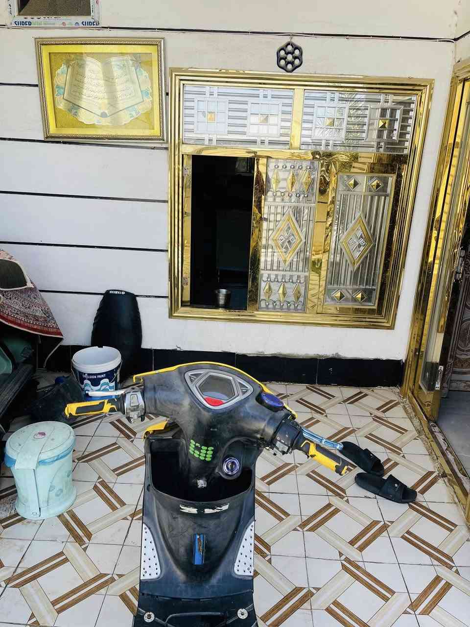 للبيع كلها مزوده *********** المكان كربلاء الحسينيه سعر ٤٢٥ وبيها مجال كلش قليل
