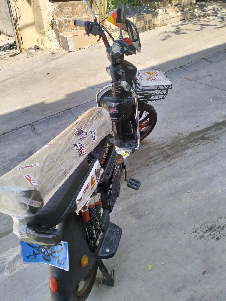 پاسکیل شەحن بۆفرۆشتن حەجم20لۆک لۆکە زۆر کەم بەکارهاتوەو هەموگیانی بەشەرت پاوەر بانکە ستاندە 5پاترییە بلوتوزەچوارگێڕە شەریکە عومەرەسعری375هەزارومعامەلە*********** السليمانية, العراق
