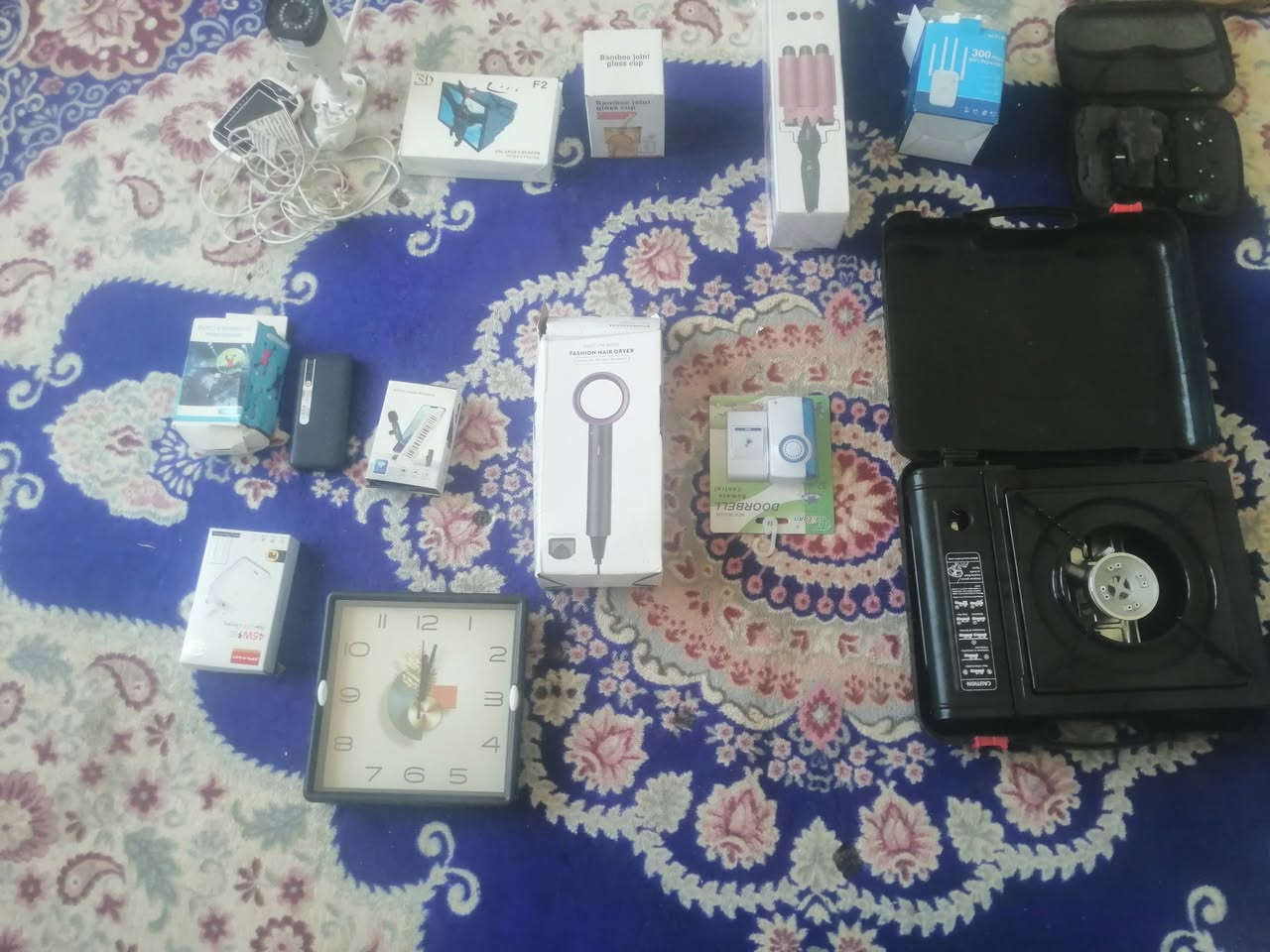شلعه متنوعه قطع قويه بيهه ٢١ قطعه سعر ٦٥ الف بدون توصيل يعني تطلع عليك القطعه ب٣ الاف  
درون شغال بس ابيع فحم ظمان كلشي شغال بيه
داتاشو
راوتر انترنيت
مكسر شعر
طباخ يشتغل غاز دبه حجم بيت ودبه صغيره
نك مايك
باور شحن 5000 واط
ايربود
رنك لايت طول تقريب متر ونص
ايربود طوك
شسوار
فواحه عطر
جرس بيت يشتغل عل باتري
قطع شغاله ونظيفه وفلوسك بيهه


**إذا كنت صاحب هذا الإعلان وتريد حذفه لأي سبب، رجاءا أرسل رسالة إلى الدعم الفني**