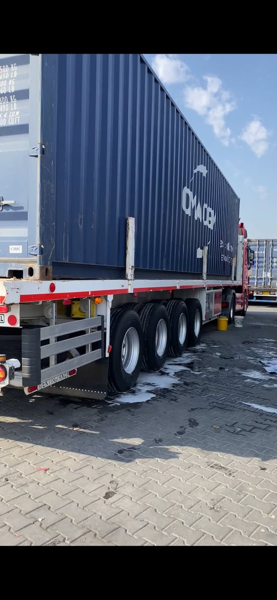 السلام عليكم عربانه للبيع تريله عراق فصل وربط موديل2023 كفاله عامه 3 دنكير رفاع تخم تاير فوق النص عمر إقفالات حاويه جاهزه للعمل كهربائيات هوى جاهزه نشره بالوني /السعر 160 $ /للاستفسار ***********/مكان البصره
