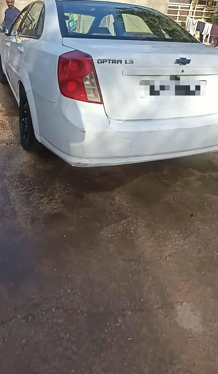 سلام عليكم عندي اوبترا 2011 بيع او مراوس حسب القناعه سياره حلوه ونضيفه محرك وكير خير  من الله تبريد شغال باتري تايرات جديده السياره بيها قطعه نص صبغ مقفوله من التبديل من والضربه وسعر السياره 75 بيها مجال السياره رقم كربلاء باسم واحد عرف ومضمون مكان سياره كربلاء طويريج ناحيه الخيرات رقم الهاتف *********** وبالعافيه علي اخذها
