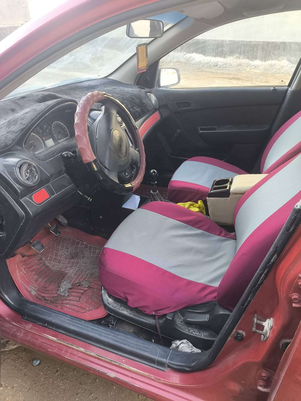 افيو 2007 رقم بغداد مشرؤع وطني
*خليجي مسكر كير عادي 
*السياره مكفوله من التبديل والضربه 
*صبغ قطعه وحده بس  والباقي على وضع الشركه 
*شاشه 
*سياره نظيفه مال جناي 
السعر 48 وبيها مجال بسيط 
مكاني بابل 
***********
