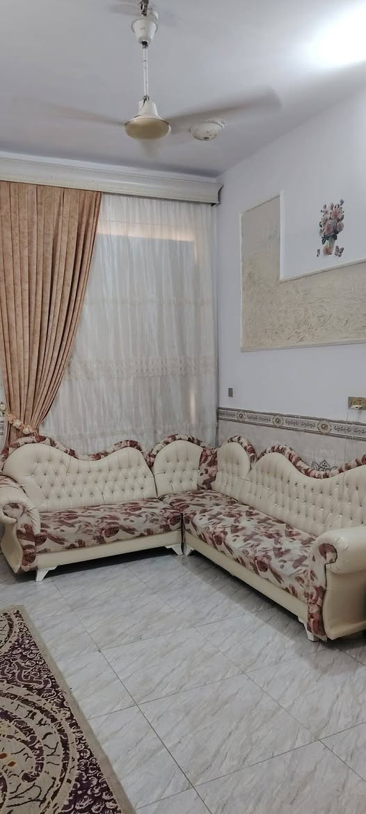 بيت للبيع زراعي سند 25 
صالتين بي وحده كبيره وثانيه زغيره وغرف عدد ثنين بس مشط
ما مبنيات 
   مطبخ      استقبال
صحيات خارجيه وداخليه
 طرمه     جاهزه للسكن
كاع عامر 
السعر 55وبي مجال
***********
المندوب العقاري حيدر 📞
