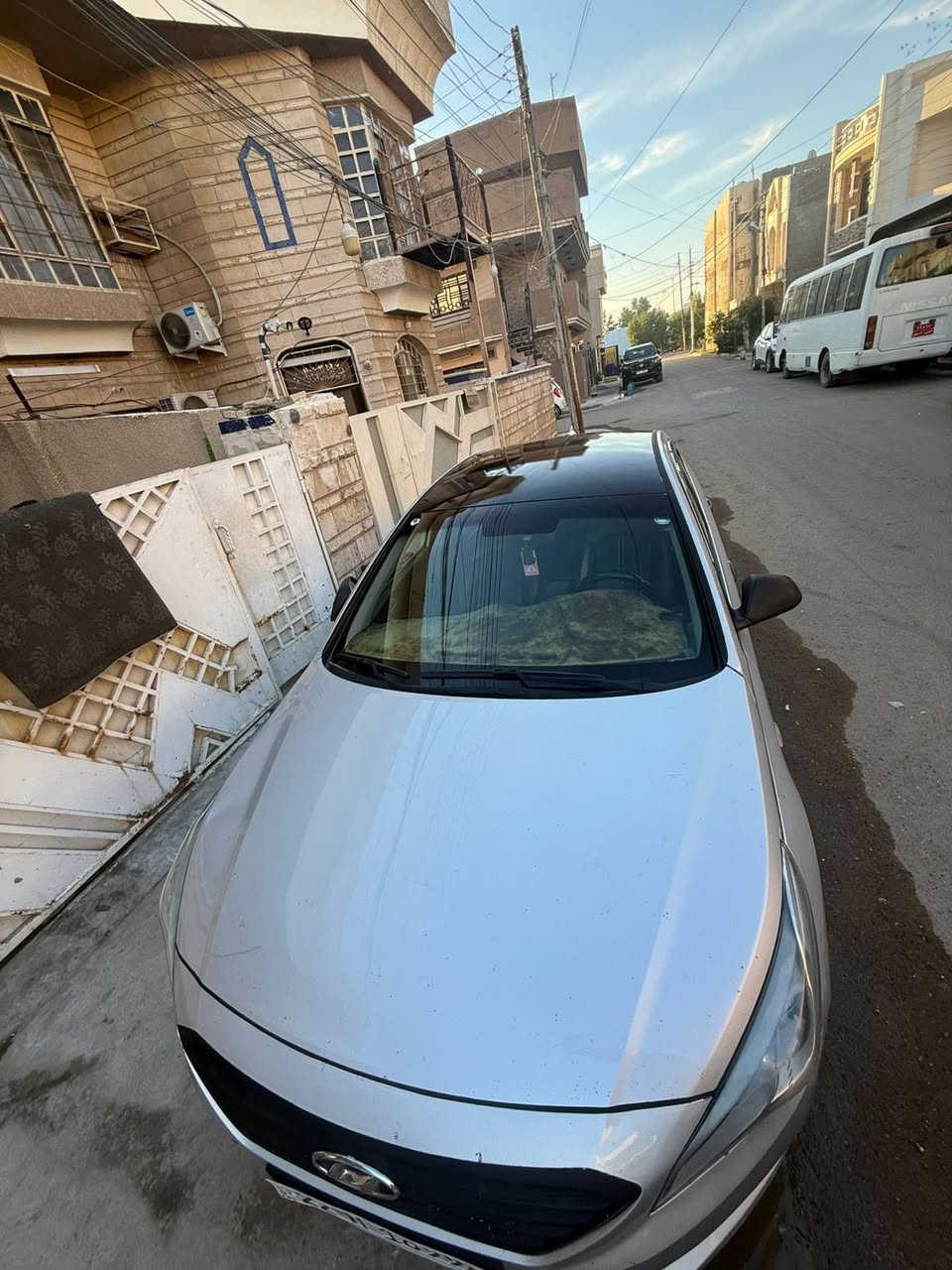 سلام عليكم
هونداي سوناته 2016

وارد خليجي 
السياره نضيفه كلش 

وأحلى بهواي من الصور 

كلين تايتل بس بيها طخات بسيطه ومعالجها 

صدر امامي وخلفي جديد

محرك وكير كفاله عامه 

سعر السياره 133$ وبيها مجال بسيط 

مكان السياره الطوبجي 

***********
