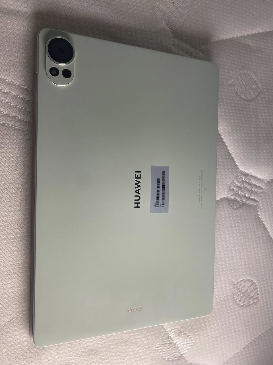 HUAWEI :mat pad 12 x
هواوي ميت باد 12 x 
ذاكره : 256 / عشوائيه 12 
بطاريه نسبتها : 100‎%‎
نضافه جهاز :10000‎%‎100
جهاز صرله شهر عندي من شتريته 
ببجي اعلا اعدادات يشغل 
جهاز بي شغلات خياليه ما ودي ابيع بس للضروف احكام وبل عافيه عل ياخذه من نفس طيبه 
جديد مالته صاير ب 750 
 فلوسك من صارفهن عل ايباد ولله كل فلس بي يسوه 
يفيد بل دراسه وستنساخ وكلشي بي شاشته ورقيه 
اداء وجوده صنع ممتازه 

سعري عارضه ب :675 💵
ولله يرزق الجميع 
خلي تعليقك ايجابي لا يكون سلبي فدوا 
وشكرا ❤️
{عنواني كربلاء } رقم :***********
