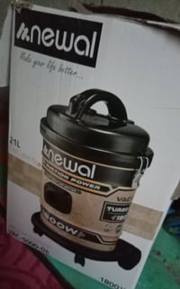 مكنسة كهربائية • نضافه • مستعملة ٣ مرات