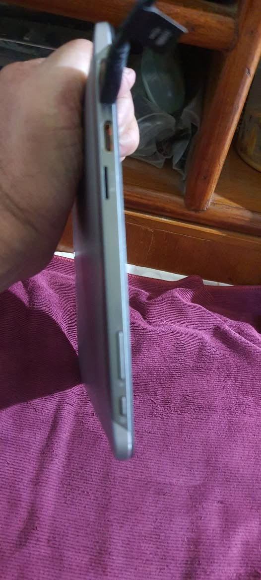 آيباد ماركة ميدوون المانيه اصلي بضاعه باله مستخدم بيهن خلل ابيعه هيج هلموجود قطعتين سعره ٥٠ الف الصور مالته والمواصفات موجود بالمنشور للإستفسار الاتصال على الرقم *********** مكاني بغداد
