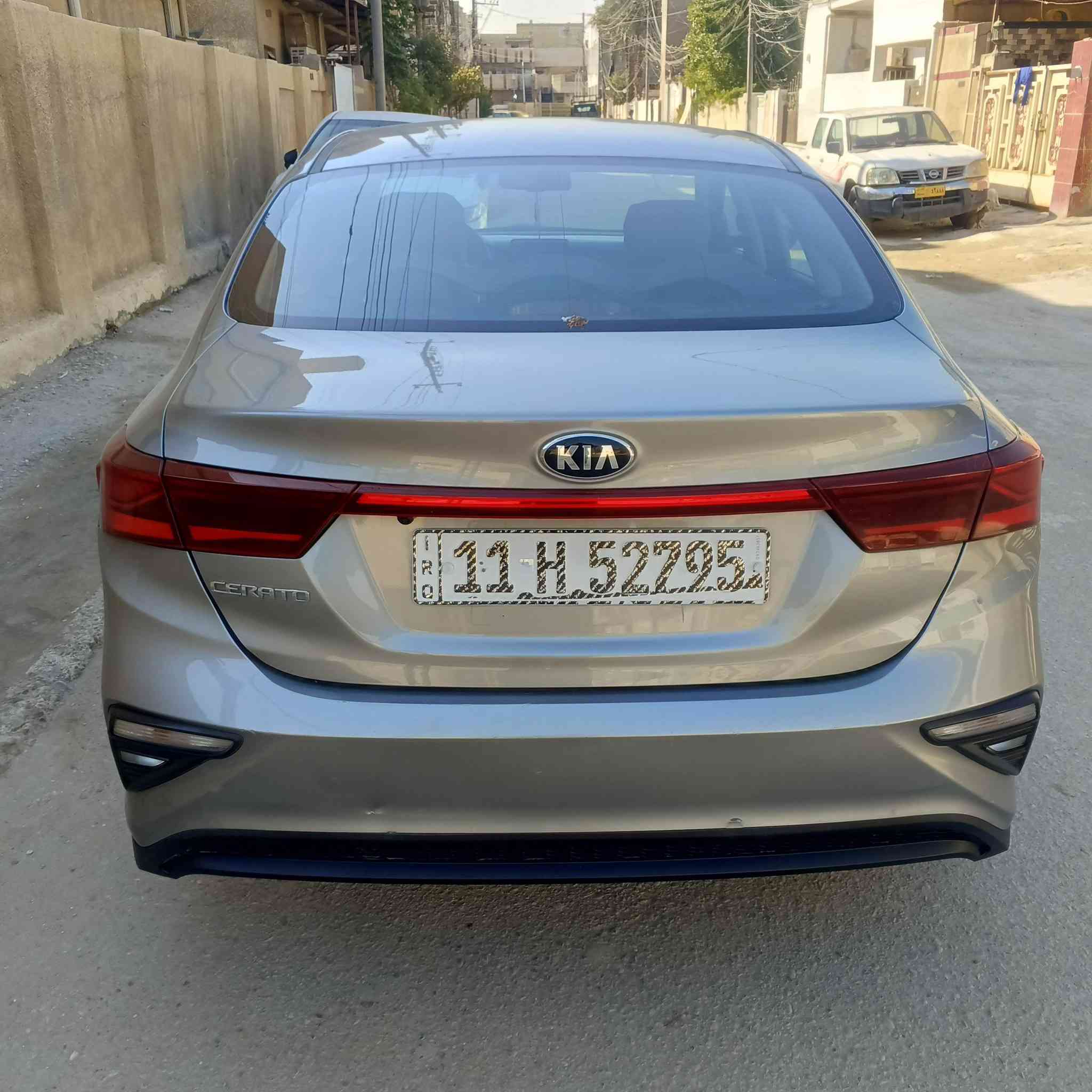 السلام عليكم
سيراتو خليجي موديل 2021 استلام الشركة بيها بصمتين وكتلوكات الشركة بعدها على ايد وحدة،،
رقم بغداد الدولي الجديد بأسمي شخصيا السارة مكفولة كفالة عامة كير ومحرك وصبغ جديدة تبارك الرحمن بعدها بترتيب الشركة ،،بس بيها باردات اثنين مبينه والثالث ممبين راح اوضحها من خلال الصور الباردات ،،ماشية (65) كم ،،
السيارة سعرها 148 $$ وبيها مجال
مكان السيارة بغداد ،،غير متواجد على النت اللي يحب يستفسر يتصل على رقمي /***********
