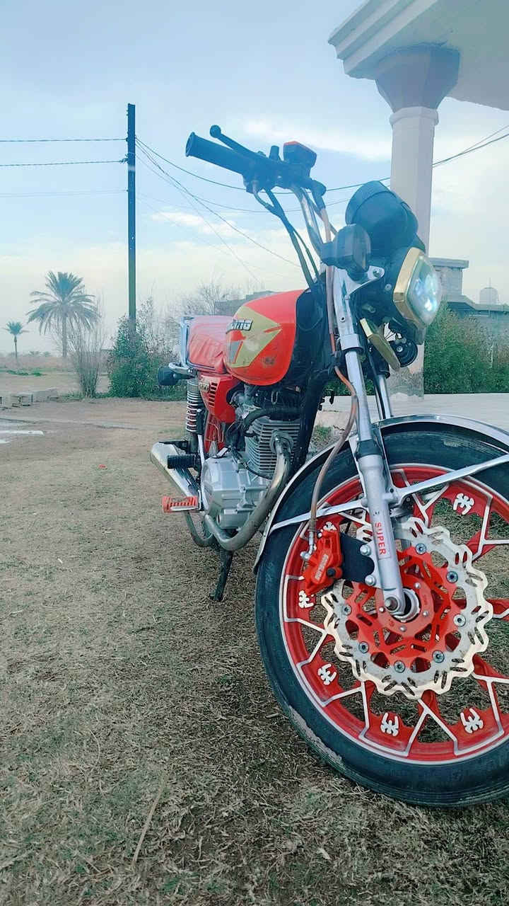 سلام عليكم دراجه البيع 2024 مكفوله  كفاله السعر 625 وبيهه مجال الاتصال ***********
مكان الدرجه علا الدولي جسر السابع
