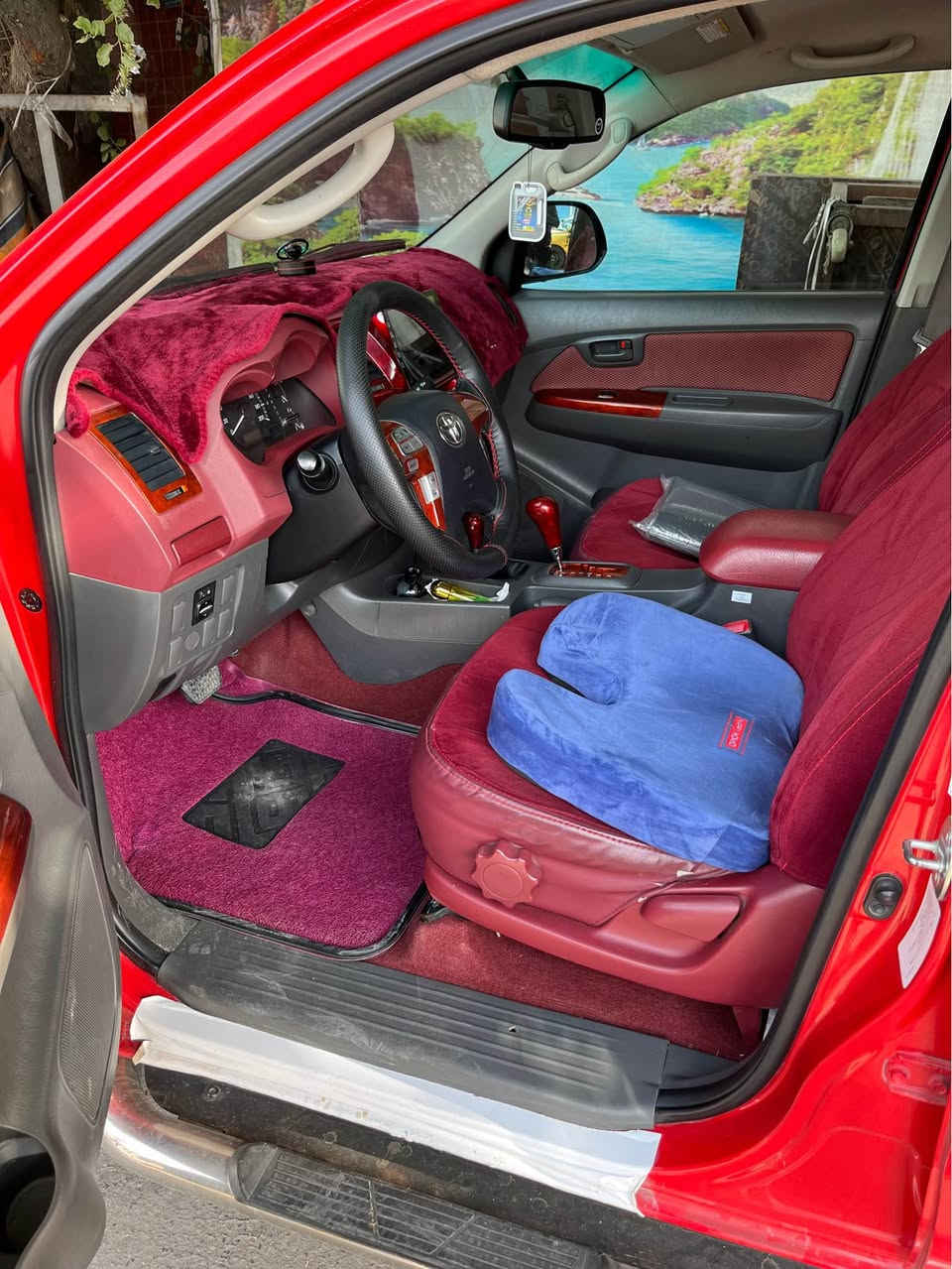 السلام عليكم 
تيوتا هايلوكس موديل 2015 رقم اربيل تحويل او وكاله 
السيارة كامله مابيها اي نقص 
مكفوله عدى بارد بسيط جوه البك لايت 
مكان السيارة بغداد الجديده 
السعر 237 
*********** بغداد, العراق
