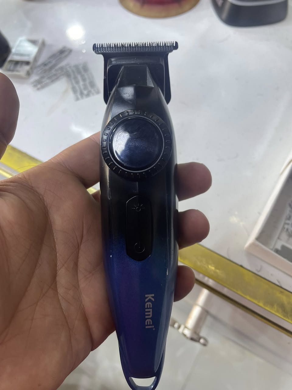 سلام عليكم عندي جلايه + مكينه صفر مستعملات قليل 
السعر 50 ألف وبيهن مجال مكاني بغداد حي النصر ‭

‭0776 206 6297‬
