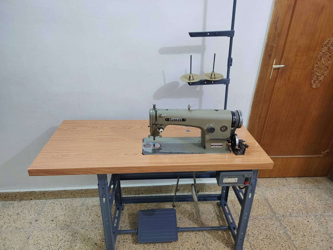 للبيع ماكنة خياطه نوع برذر الأصلي ياباني مال مؤسسه نظيفه وشغاله ومابيه لانقص ولاضرر ولاعطل سعره 200 الف في مركز مدينة الحله حي الزهراء قرب مجسر الام موبايل ***********
