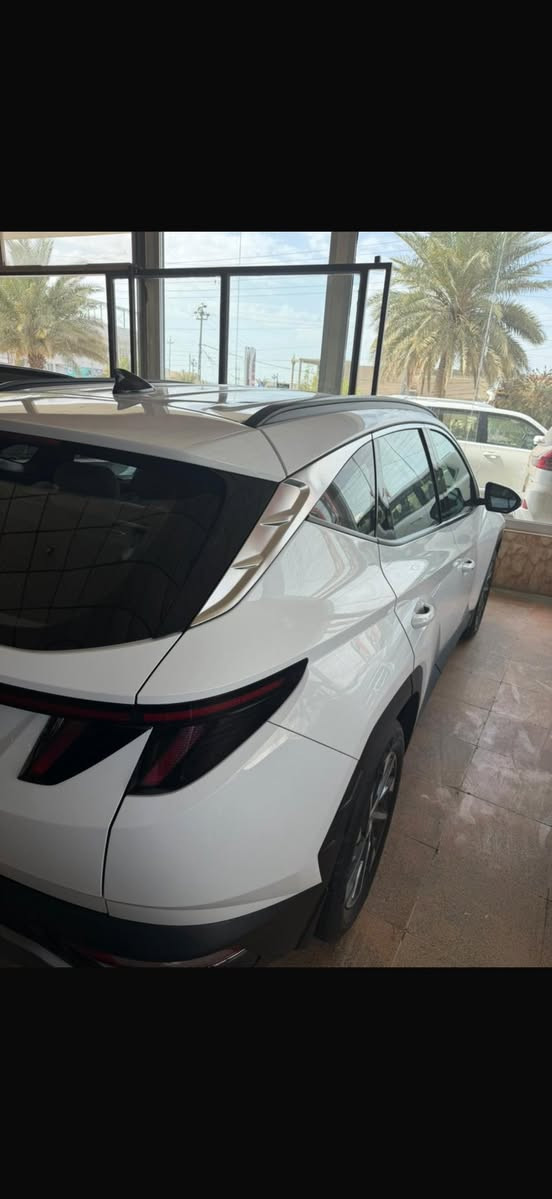 ياالله سلام عليكم توسان مديل 24 جديده ستعمال واحد.وحالين ماشيه39
حقيقي شاشه جبيره حساس امامي خلفي غرفه بيضه مغلفه دوشمه وارضيه اسبير مانازل ومكفوله كفاله عامه هندبريك دكمه رقم اربيل الجديد سنويه جديده وكاله مضمونه مكان السياره النجف الكوفه 
 السعر 207
استفسار اكثر التصال عله ارقم ***********
