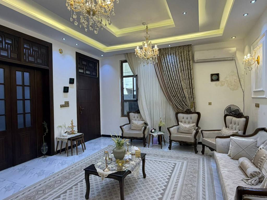 🏠 / دار للبيع مساحه ٢٠٠ م طابو زراعي سند 

              واجهه ١٥ م / نزال ١٣ م 

🧱 بناء حديث درجه أولى

الطابق الاول / مطبخ . أستقبال . هول . غرفتين. مجمع صحيات 

الطابق الثاني / ٤ غرف . هول . مجمع صحيات 

🌎 الموقع / حي الصحه خلف حسينيه حيدر جليل 

للأستفسار أكثر مراجعة مكتب 
#عقارات_أراضي_بابل_الخضراء للمقاولات العامه والتصاميم الهندسية
 
🔸في حال عدم الرد نرجو ارسال رساله على الواتساب
 .
شارع ٦٠ .. عمود ٣٠٠ .. مقابل أستدارة علي بقلي 
الشيخ حازم 
وسام محمد 
أبو حيدر / *********** حلة, بابل
