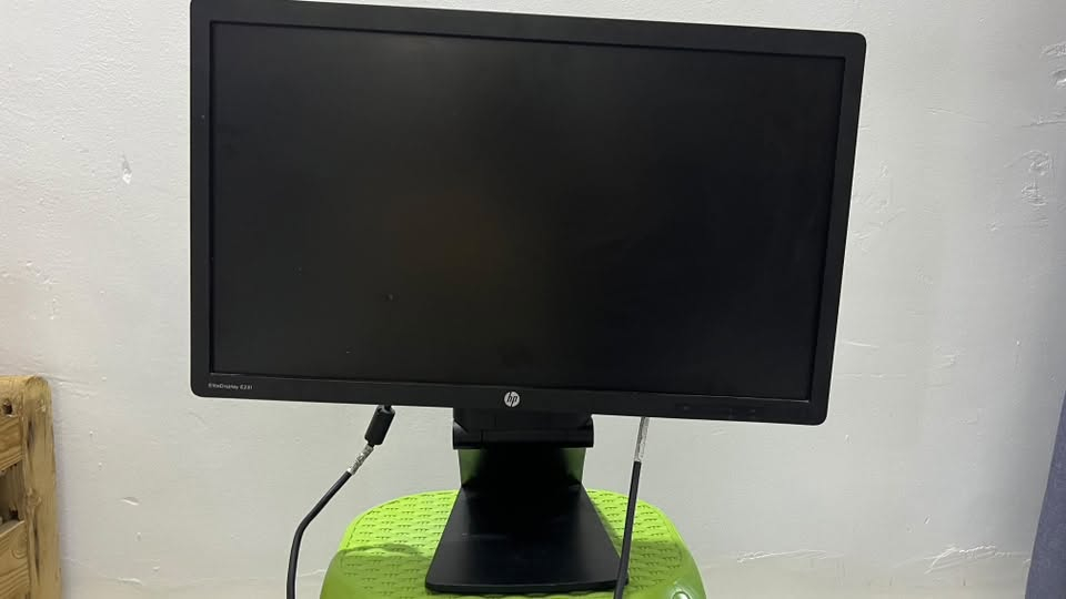 السلام عليكم شباب عندي pc للبيع مواصفاتها
كارت شاشة 1050ti
core i5-3570 معالج
8GB رام
هارد SSD 128 للنظام
هارد 1 تيرا للالعاب والتحميل)
hp elitedisplay e231 شاشة
وماوس وكيبورد ريد دراجون ودبل سماعات هافيت امانة اللّٰه pc حلوه ومرتبه سبب البيع مافارغ ابد ومامحتاجها حاليا بيها كم شغلة منذ usb واحد او ثنين واكفات وهيج قيم بل يرضي رب العالمين لان ماعرف اسعارهن امانة


**إذا كنت صاحب هذا الإعلان وتريد حذفه لأي سبب، رجاءا أرسل رسالة إلى الدعم الفني**