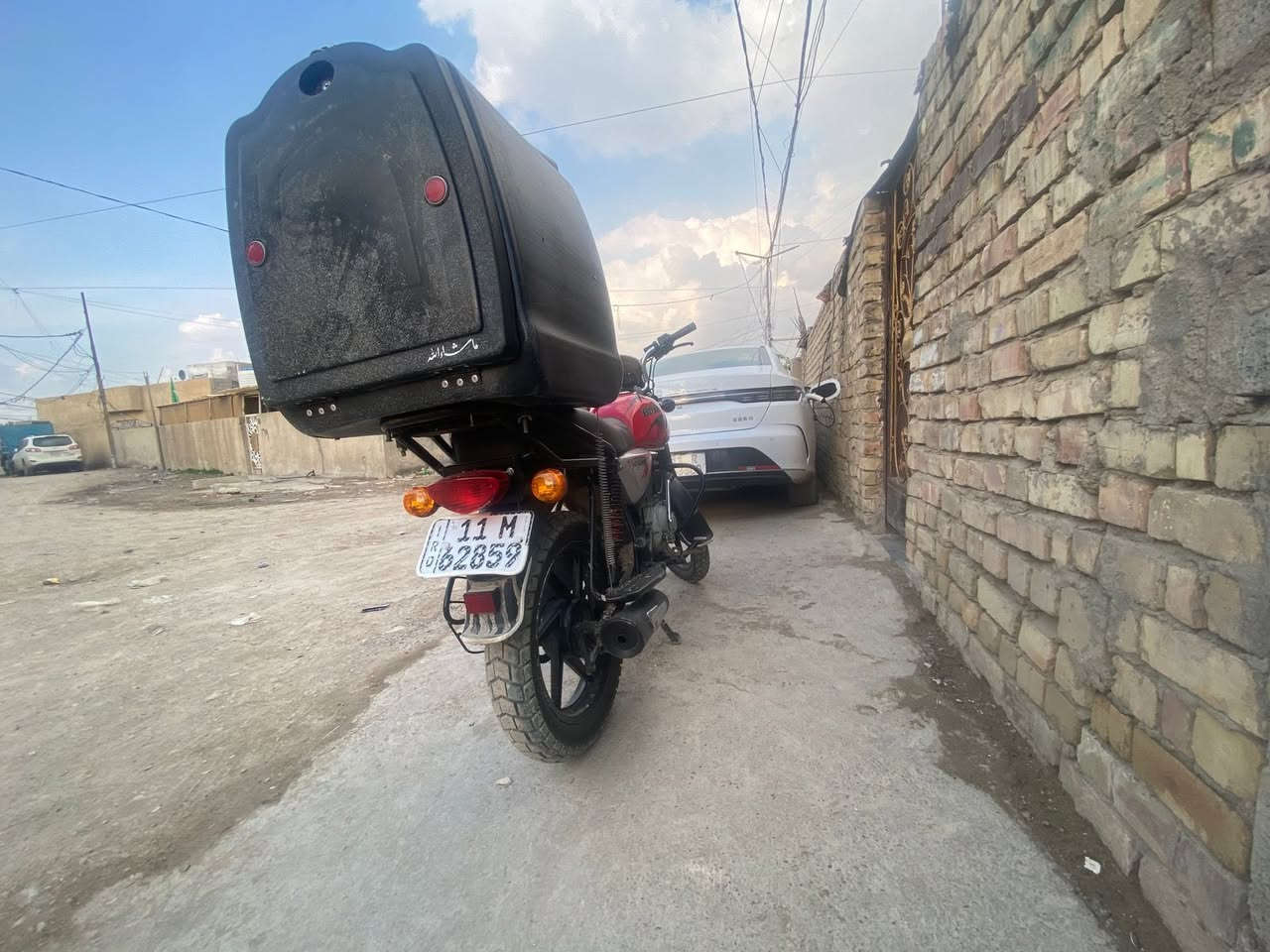 السلام عليكم بوكسر 23 شاصي 21  بسمي تحويل ثاني يوم الدراجه نكره سلف مفتوحه مره وحده تجفيت كله شركه اصلي الدراجه كلها جديده تايرات جدد زنجيل جديد لايت ثلجي قوي السعر 2400 وبيها مجال *********** بغداد الغزاليه
