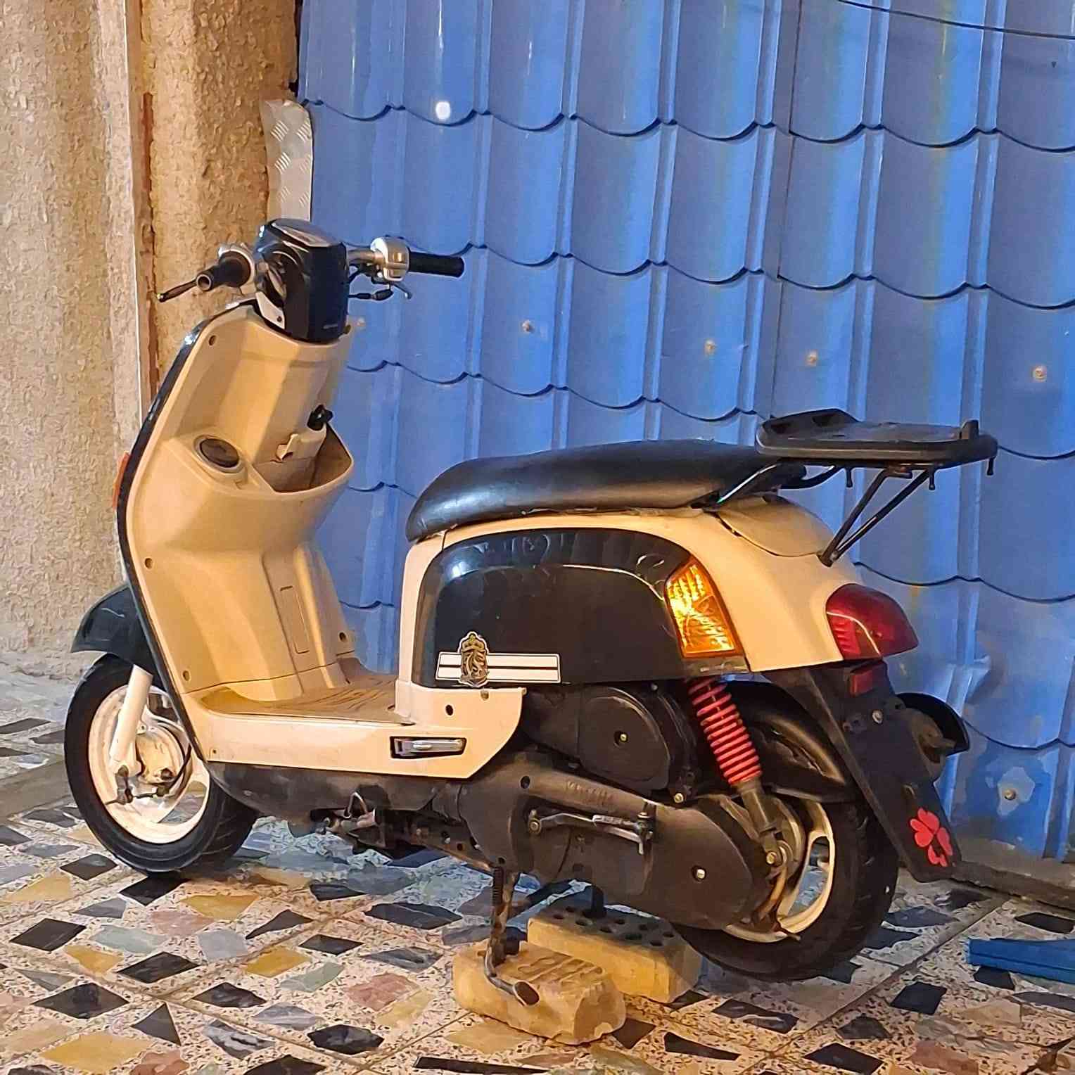 السلام عليكم للبيع عنوان بغداد العبيدي ***********
