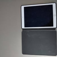 ايباد اير ٢ • شاشة ١٠ • ١٢٨