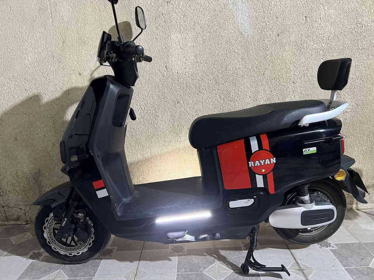 سلام عليكم ورحمه اللّٰه وبركاته دراجه شحن شركه الريان دراجه بوضعيه الزيرو استخدام فقط شهرين
١- بطاريات 6
٢- نظام بارك
٣-حجم الملف 1200
٤- اشاير يمنه يسره
٥- لايت عالي ناصي
7- سرع 3
٧- الشحنه الوحده تمشيك ٤٥ كيلو متر
8-السرعه 55 حقيقي

***********
