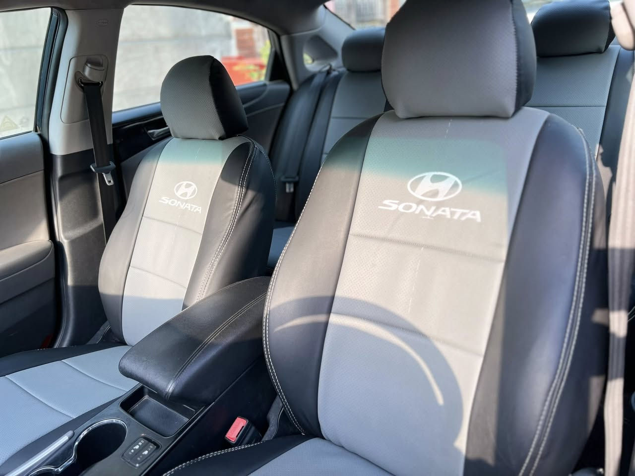 السلام عليكم سوناتا2013 وارد امريكا صور الحادث مرفق مع الصور بصمه فول مواصفات بانوراما فتحة سقف ،بسمي رقم بغداد دولي مكينه ٢٠٠٠تيربو جي دي اقتصادية تخم تاير سياره جديده أحلى من الصورة لمتد غرفة بالجيس تبريد قطعتين فول بيهه قطع صبغ أثر جراد بدون معجون سيارة جاهزة من كلشي تراي وين متريد 
 بغداد الحرية *********** اتصال فقط ممتواجد على الفيس .

السعر :115
