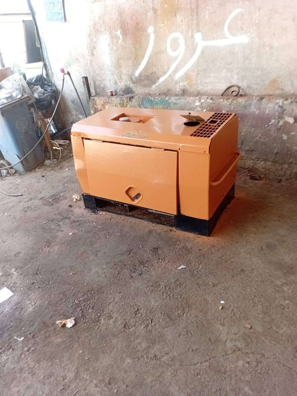 للبيع مولدة كابوتة ياباني ثلاثة سلندر اقتصادية كلش نظيفة جاهزة اخت الجديدة راس التوليد 8 كي في 32  امبير شنكل فيز السعر  14 ورقة العنوان بغداد للاستفسار الاتصال على الرقم ***********
*********** بغداد, العراق
