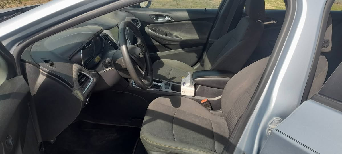 سلام عليكم
كروز موديل ١٧ محرك تيربو 
حادثه جاملغ امامي أيمن 
بدون شواصي 
غرفه جديده لون اسود + رصاصي 
صبغ جاملغ الامامي الأيمن +بنيد 
مكينه جديده لا تنقيص ولا بخار كفاله كير جديد .كفاله
راديتر ماء جديده +ماء AC Delco اصلي 
تبريد تدفئه كهربائيات 
ماشيه 115 الف كم 
رقم واسط مشروع وطني 
حداديه الصدر يحتاج فقط زوج طبلات امامي
مكان السياره بغداد الكرخ 
السعر ٨٥ بيه مجال قليل 
تفاصيل أكثر ***********
